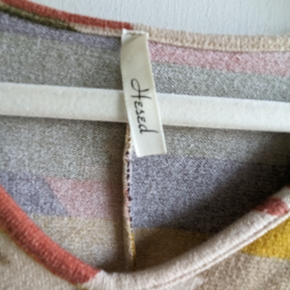 Hesed woman's V neck long sleeve shirt (1X) - Picture 2 of 3